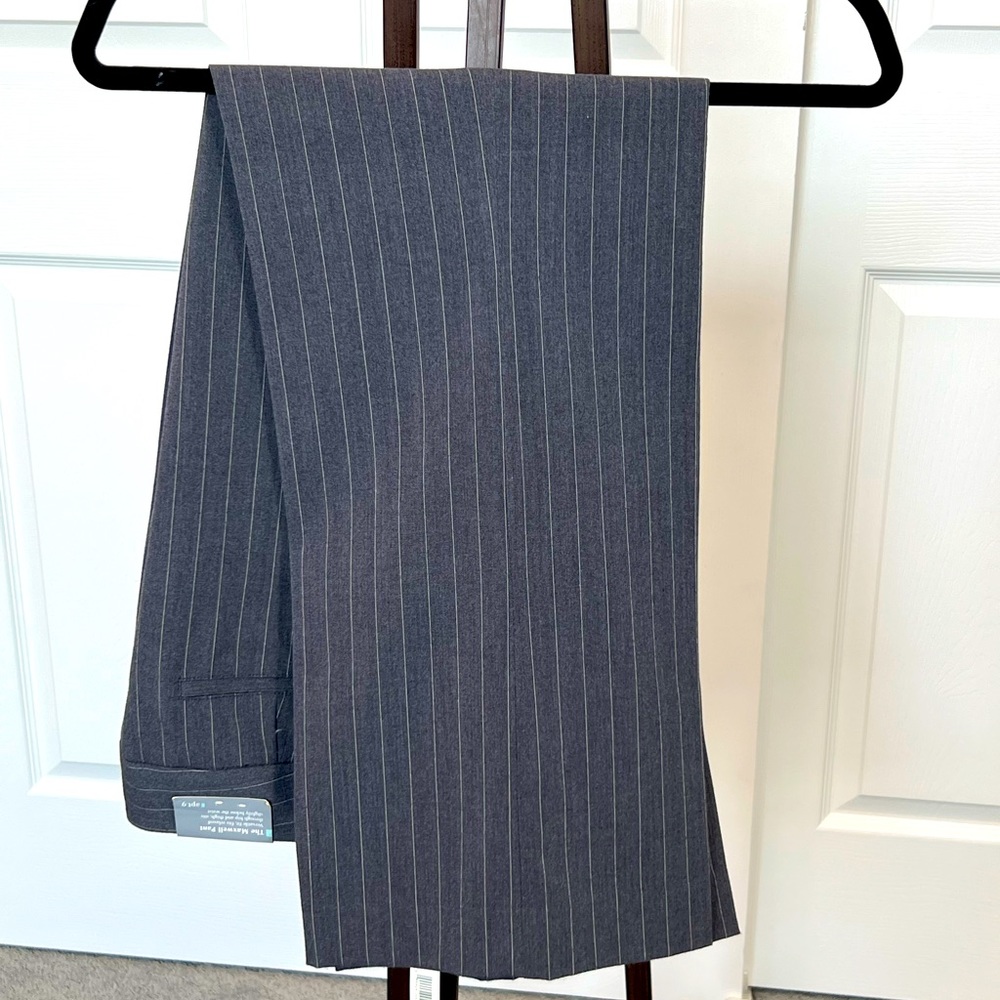 Apt 9 Ladies trousers size 8 Short
